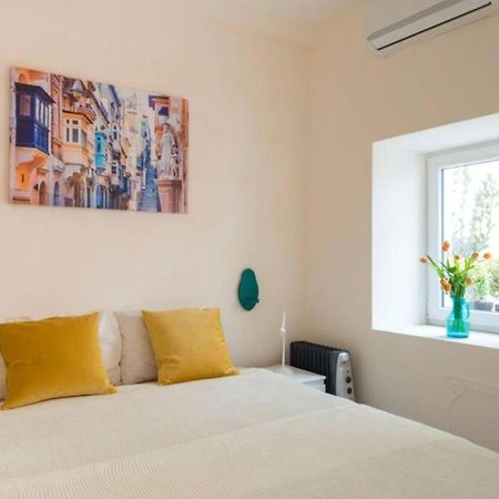 Authentic Gf Apartment With Terrace At The 3 Cities Marina Cospicua Екстер'єр фото