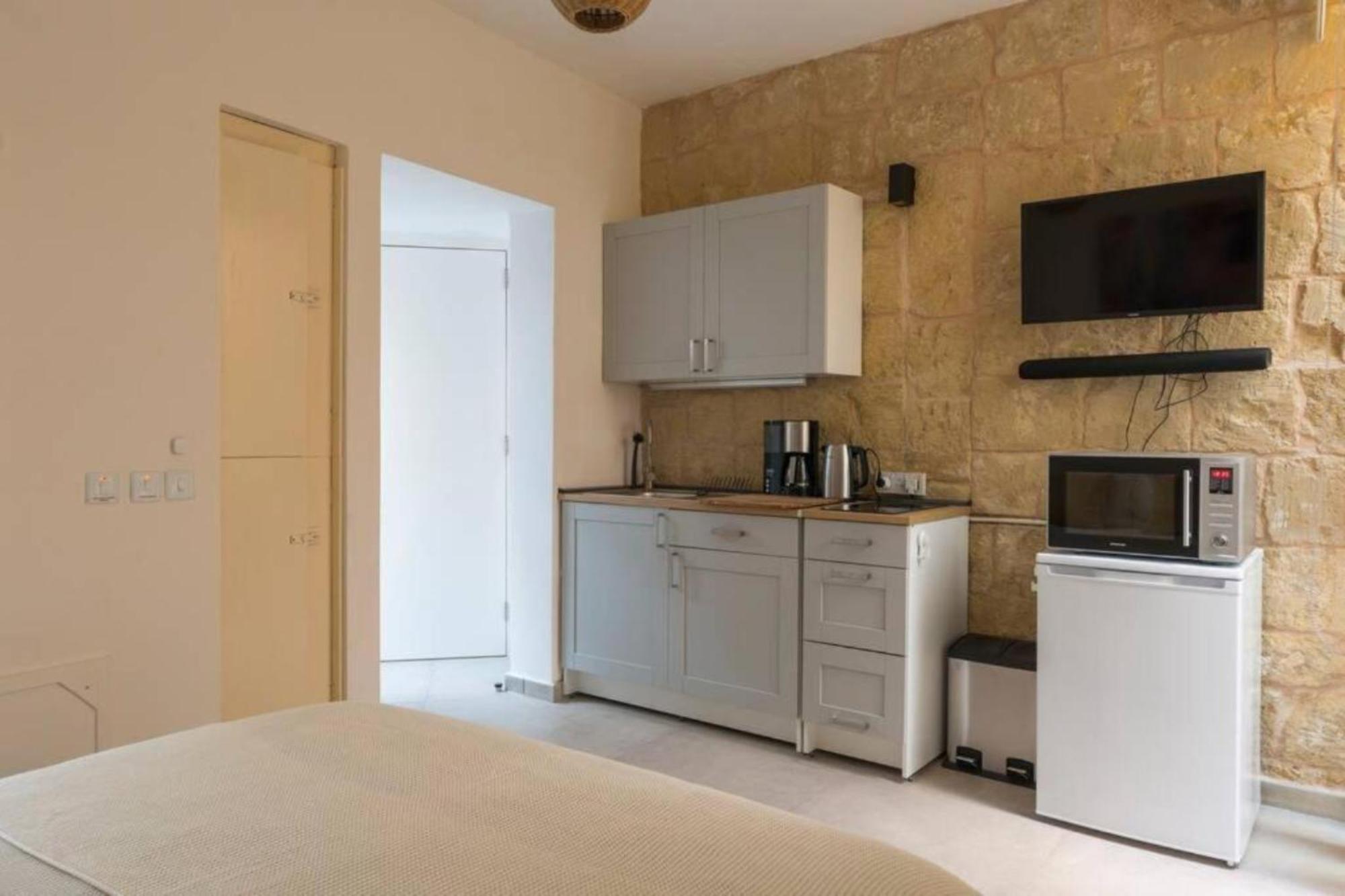 Authentic Gf Apartment With Terrace At The 3 Cities Marina Cospicua Екстер'єр фото