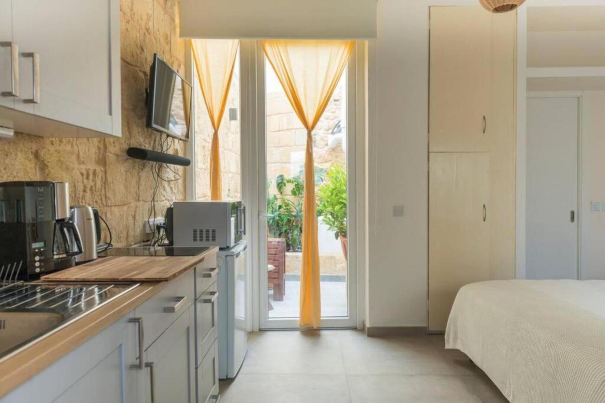 Authentic Gf Apartment With Terrace At The 3 Cities Marina Cospicua Екстер'єр фото