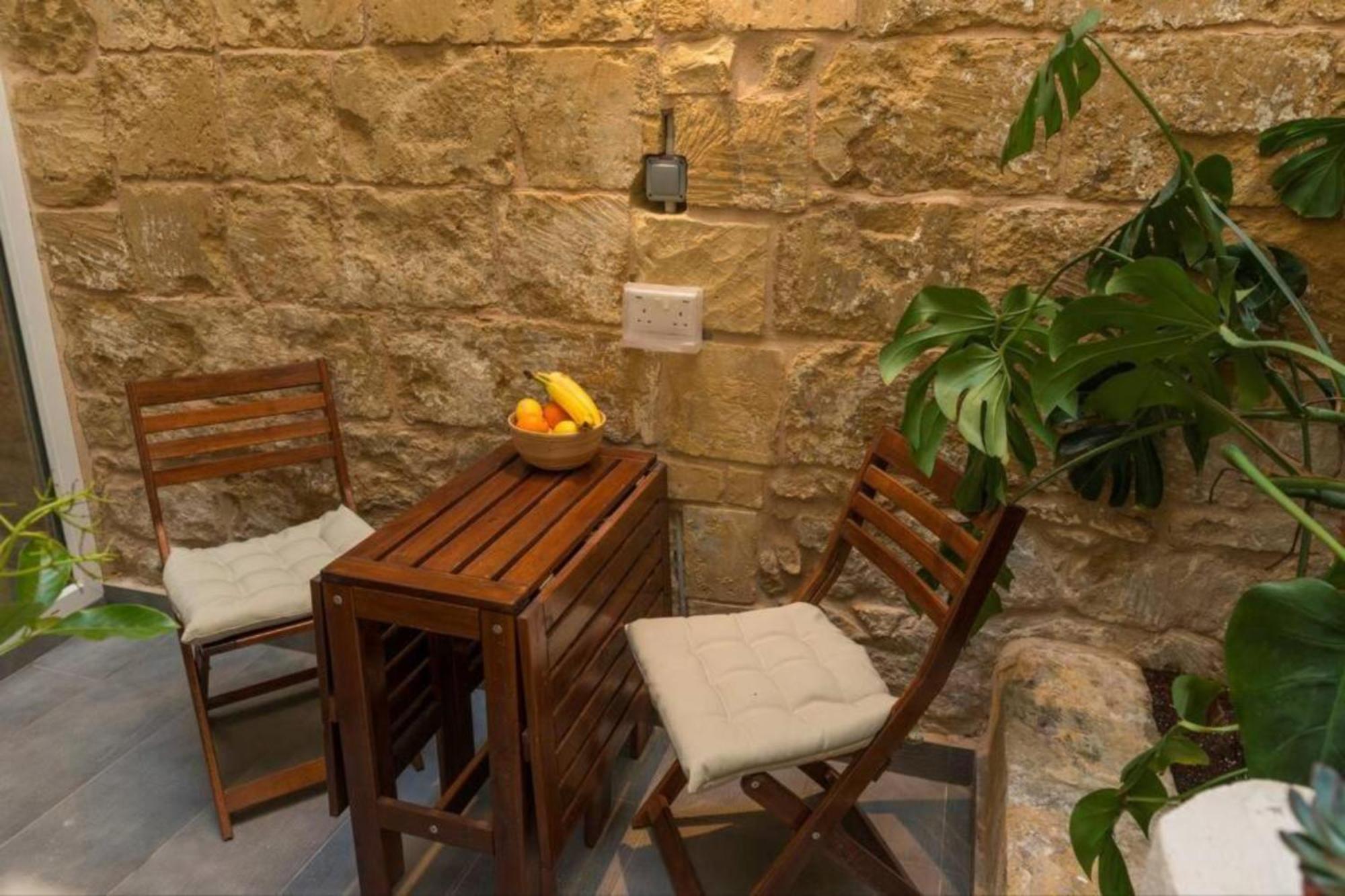 Authentic Gf Apartment With Terrace At The 3 Cities Marina Cospicua Екстер'єр фото
