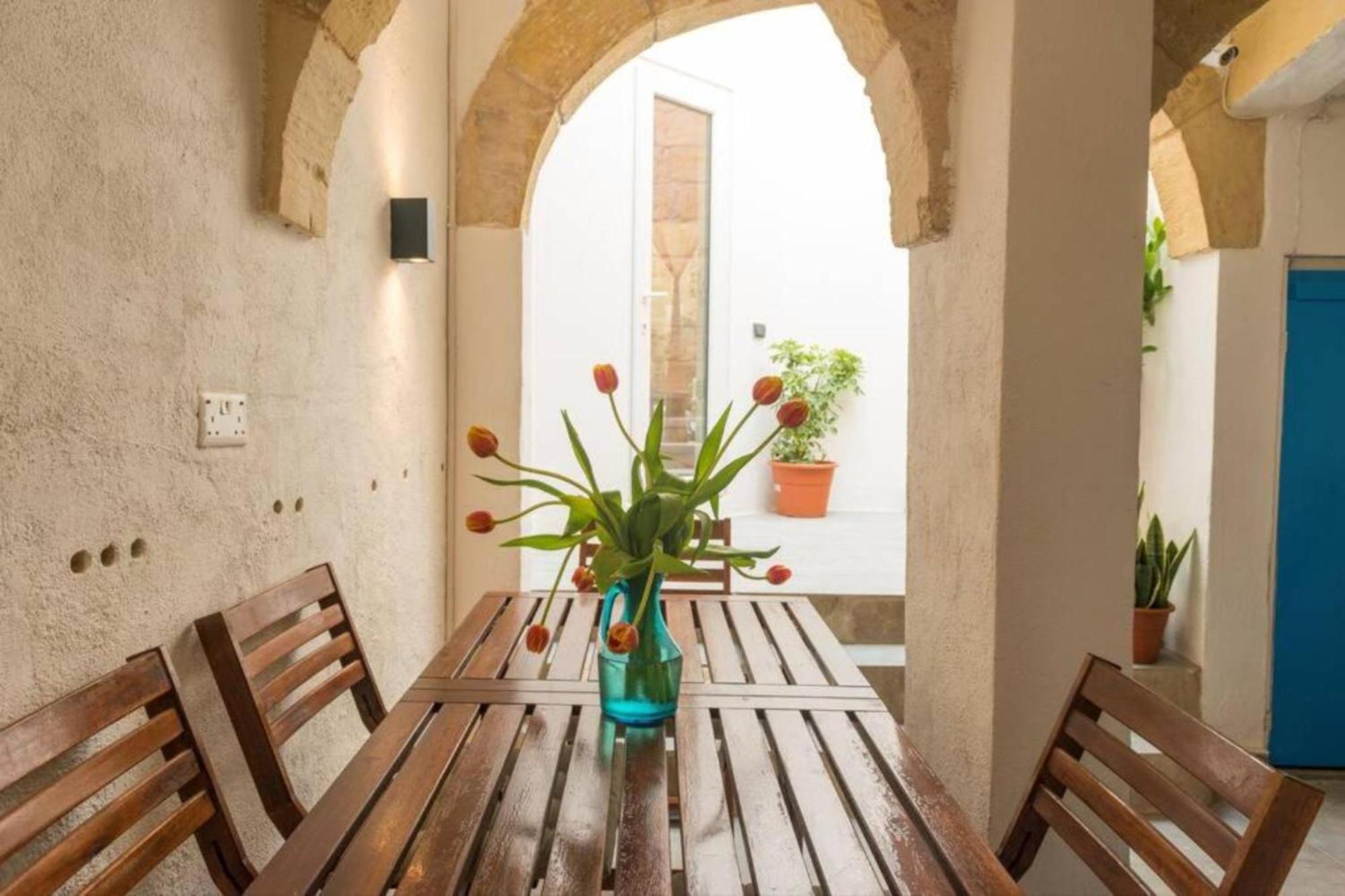 Authentic Gf Apartment With Terrace At The 3 Cities Marina Cospicua Екстер'єр фото